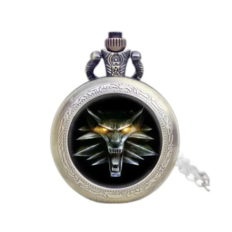 Relógio Colar Lobo Metálico com Reforço de Bronze com aba protetora decorada com um lobo