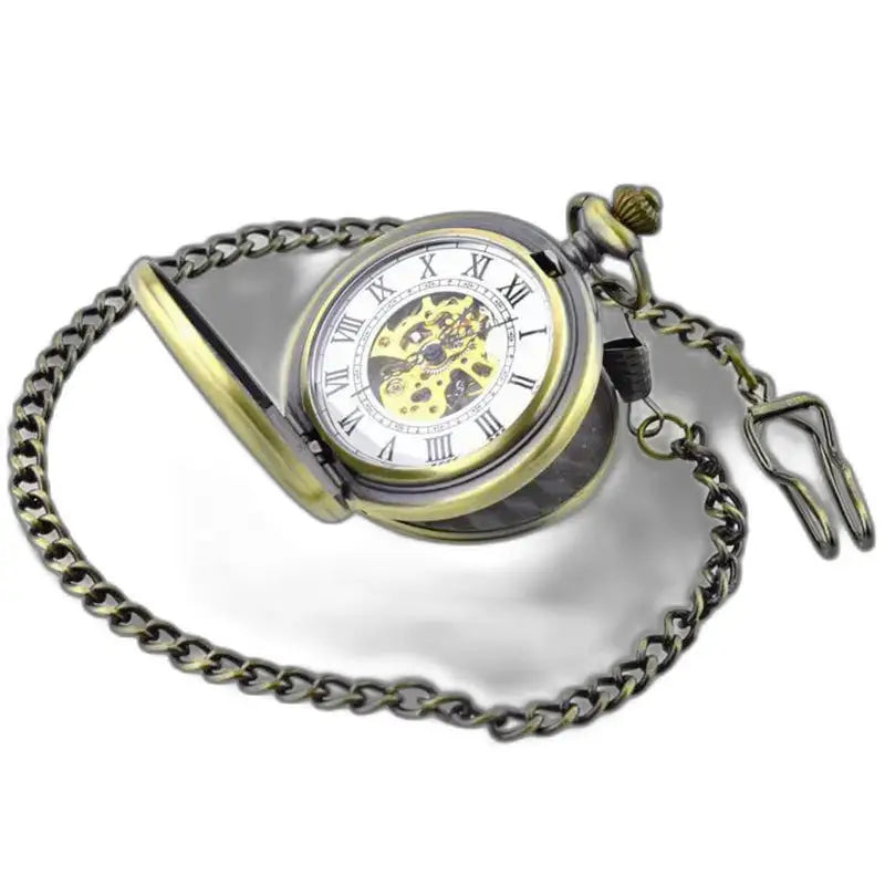 Relógio de bolso mecânico luxuoso em ouro preto com corrente dourada e design antigo elegante
